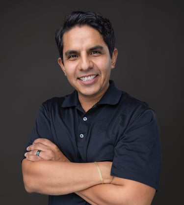 Retrato profesional de integrante del equipo de Atlanta Quinceañera en Georgia.