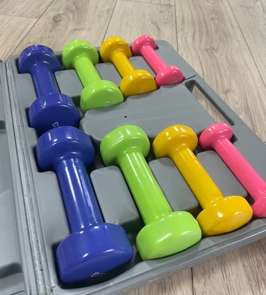 Des poids pour augmenter la souplesse du corps et l'élasticité des tissus.