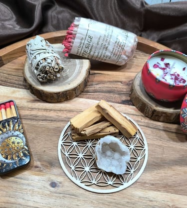 Coffrets spirituels – cristaux, oracles, bougies et rituels énergétiques.