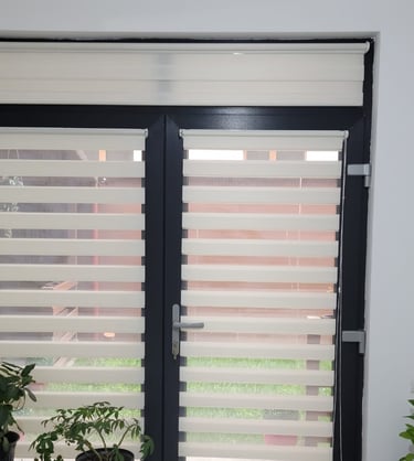 Rolete zi noapte sau zebra care se pot monta pe tamplarie, tavan, perete