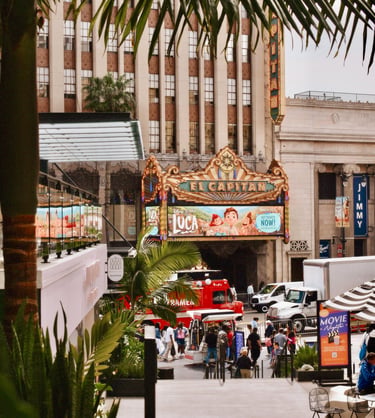 el-capitan-theatre-disney-hollywood-walk-of-fame-los-angeles