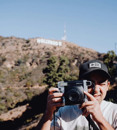 hollywood-sign-los-angeles-man
