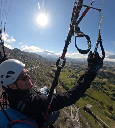paragliding-henning-voss-queenstown-curiousramblings