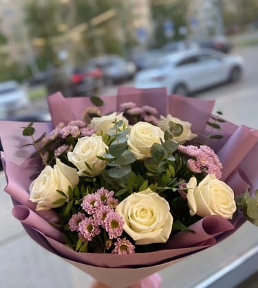 Elegant Bouquet of White Roses
