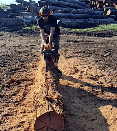 Ripping fence posts with chainsaw