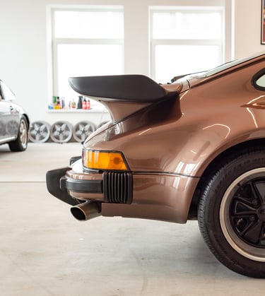 Porsche 930 Turbo rear vents