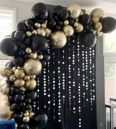 a black and gold balloon - shaped balloon - shaped balloon - shaped balloon