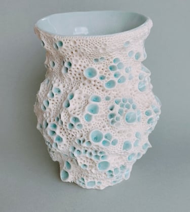 Vase Corail bleu 19 cm  Porcelaine blanche