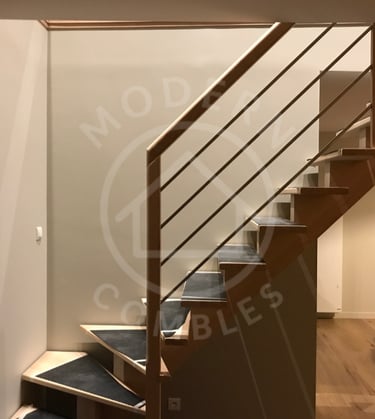 Escalier 1/4 tournant sur limon central en bois 
