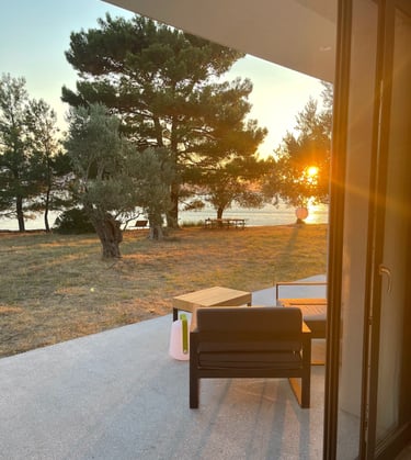 Villa Port Olivier - Villa bord de mer, les pieds dans l'eau, à louer sur l’île grecque de Lesbos