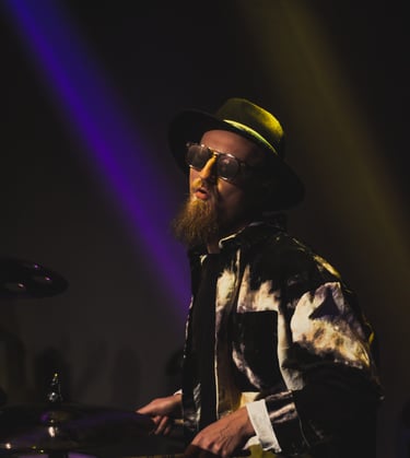 Vestuviu muzikantai, vestuviu grupe, makin colors