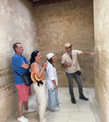 Visita guiada às Pirâmides de Gizé e de saqqara com o Guia de Egito