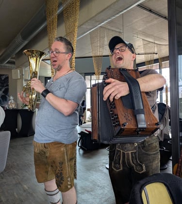 Franz Breitsameter und Markus und sei Ziach in Action