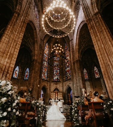 Novios en el mejor templo para casarse - Mejor foto y video de bodas en GDL, México