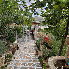 Tavern of John's Guesthouse in Ksamil