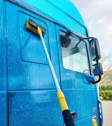 nettoyage extérieur cabine de camion
