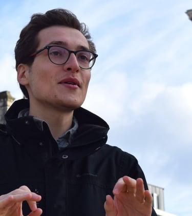 visit poitiers with 1122