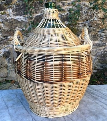 Bonbonne avec habillage en osier - Réalisation sur mesure