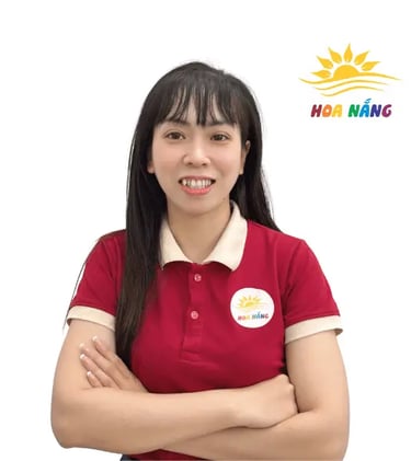 Giáo viên can thiệp ngôn ngữ tại Trung tâm Hoa Nắng, tận tâm giúp trẻ phát triển khả năng giao tiếp 