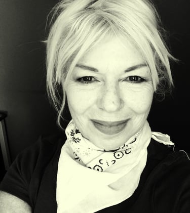 Tarot Reader Los Angeles in person & online tarot readings by Maya Britan psychic artist