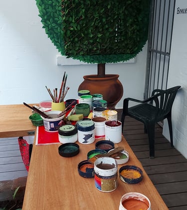 Esperanto house tree window.