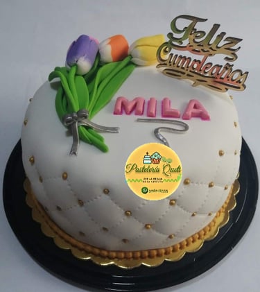 pasteleria queti torta personalizada cumpleaños tulipanes torta acolchonada 