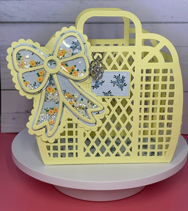 Shaker bow and paper jelly tote using scrap diva dies