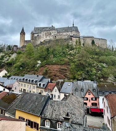 Vue du la ville et le château de Vianden