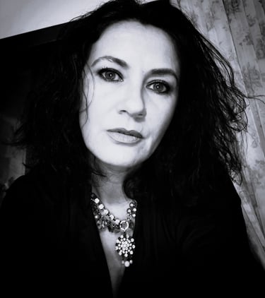 Diana Encea, psiholog și psihoterapeut în formare, specializat în doliu, anxietate și traumă.