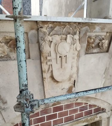 Proceso de restauración del balcón de la Casa Censi realizado por Almapiedra.