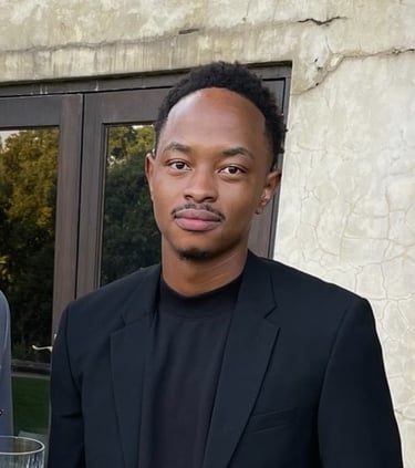 A picture of the CEO and Founder of SummerHaus, Itumeleng Gaboo.