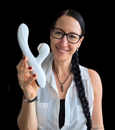 Pleasurelit Patricia with the Jodi Vibrator