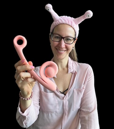 Pleasurelit Patricia with the SVibe Curve for a review