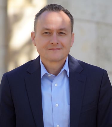 Headshot of Sascha Vetter, founder of Atypical Insights and AI ROI consultant