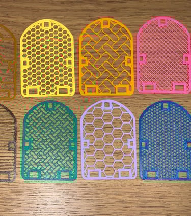 Single color patterns for insert plates