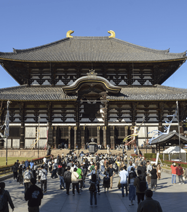 Temple Bouddhiste de Todaiji de face 