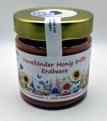 Honig mit Erdbeeren