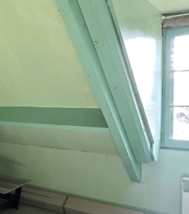 Chambre à l'étage de maison de campagne dans le cœur de la France