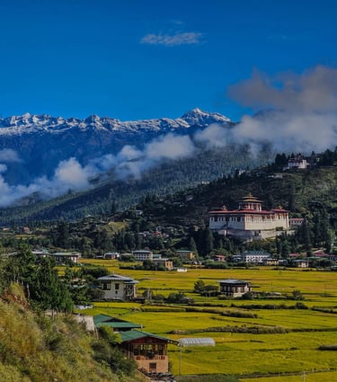 Paro-valley-during-early-autumn-season-with-crisp-weather-and-clear-blue-sky