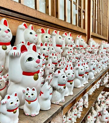 Statuettes de Maneki-Neko au Gotokuji temple
