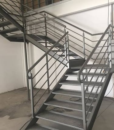 Escada Metalica em Francisco Morato São Paulo-SP-8