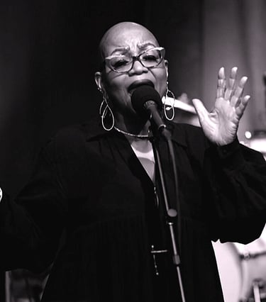 Tiya Adé live at Blue House studios.