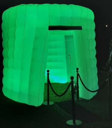 Selfie Cave Photo Booth Bookings 832-216-8423