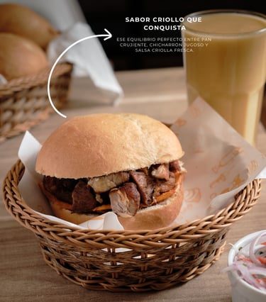 jugo o batido con pan con chicarron
