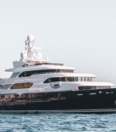 Barco de alquiler en el mar