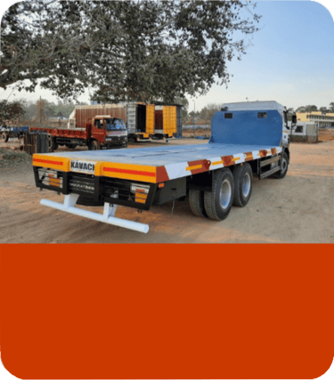 Rigid flatbed truck body with heavy steel flooring – suitable for industrial-grade loading applicati