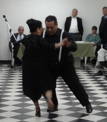 Prof. Benjamín Rojas, "Bailando Tango" en Presentación del Libro: "Historias en La Peluquería".