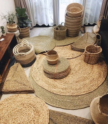 a room with natural jute.