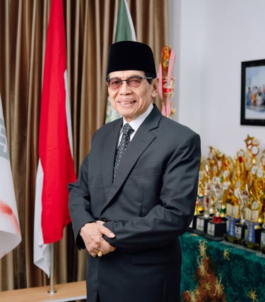 Direktur Eksekutif Madrasah Darussalam IBS ; Dr. H. Farid Wajdy, M.Pd