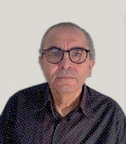 alt="Hassan Yamin, poète et auteur de La Poésie Française"